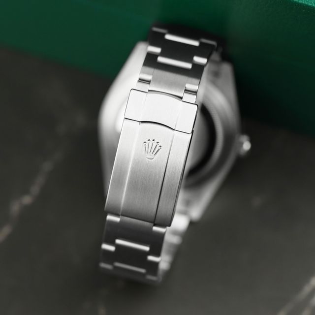 Rolex Oyster Perpetual 124300 Image 3